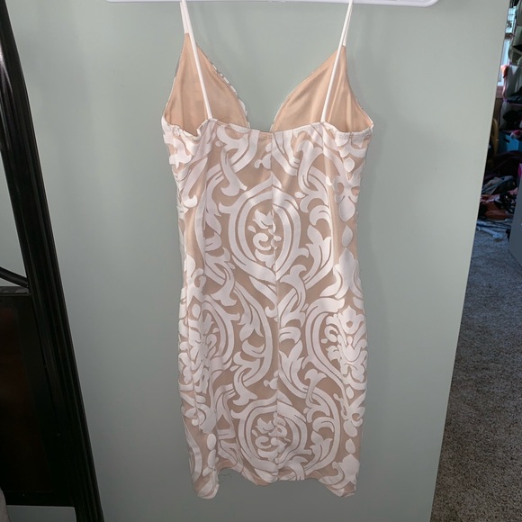 Super cute white and nude dress! - Picture 2 of 4